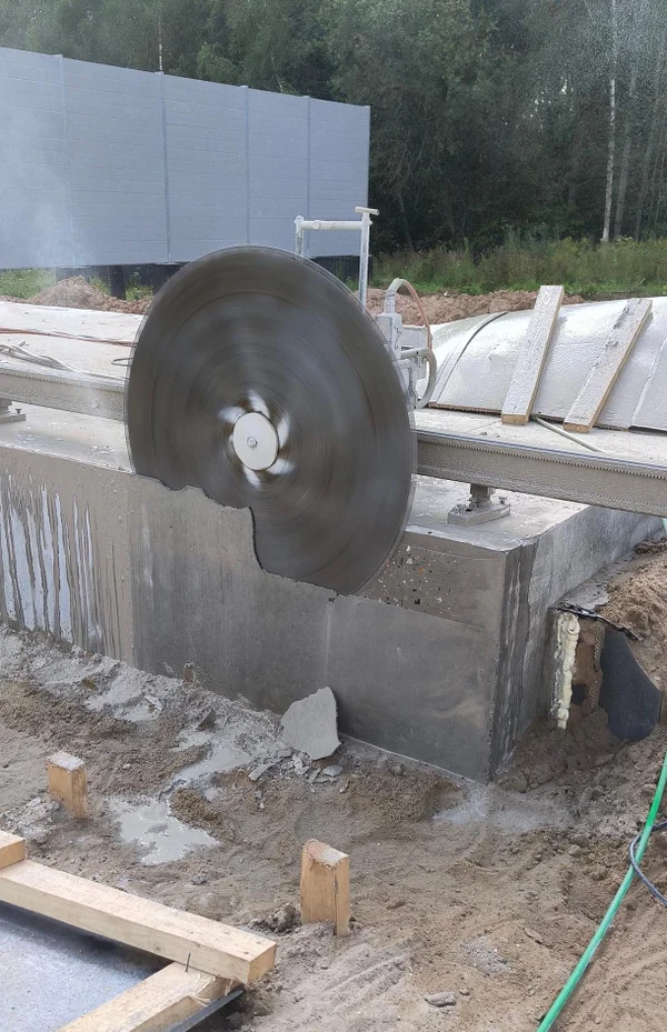 Алмазная резка железобетона, кирпича, гранита