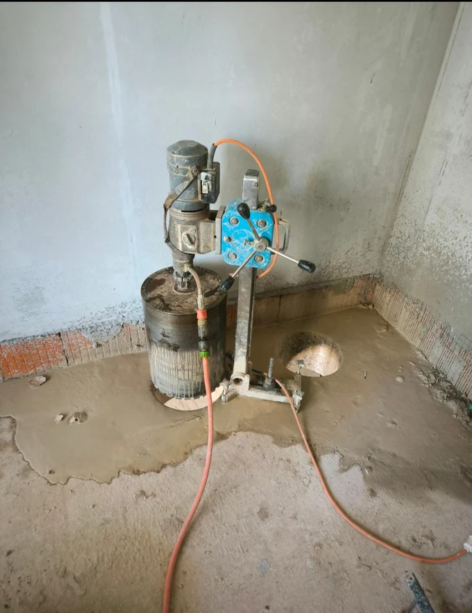 Алмазное бурение железобетона в стенах и перекрытиях